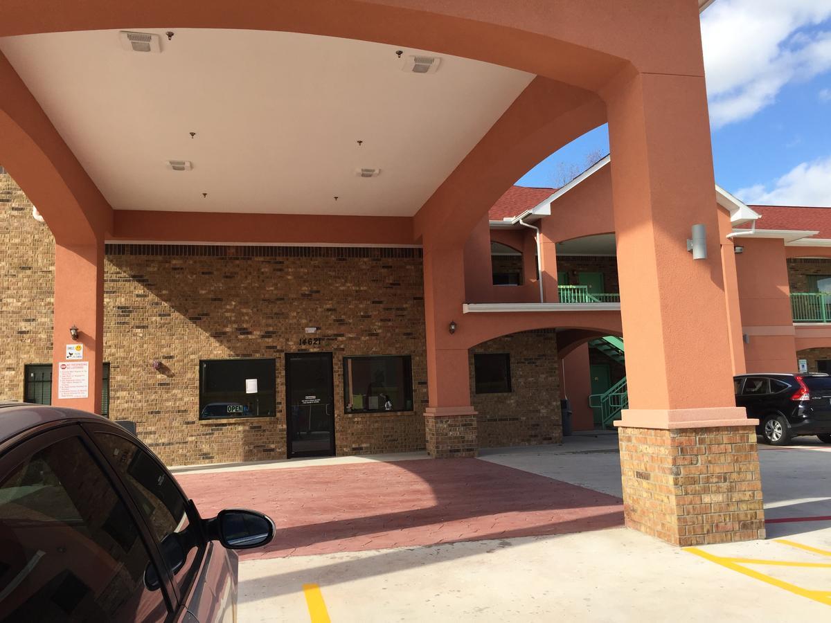 Classic Inn & Suites Humble Exterior photo