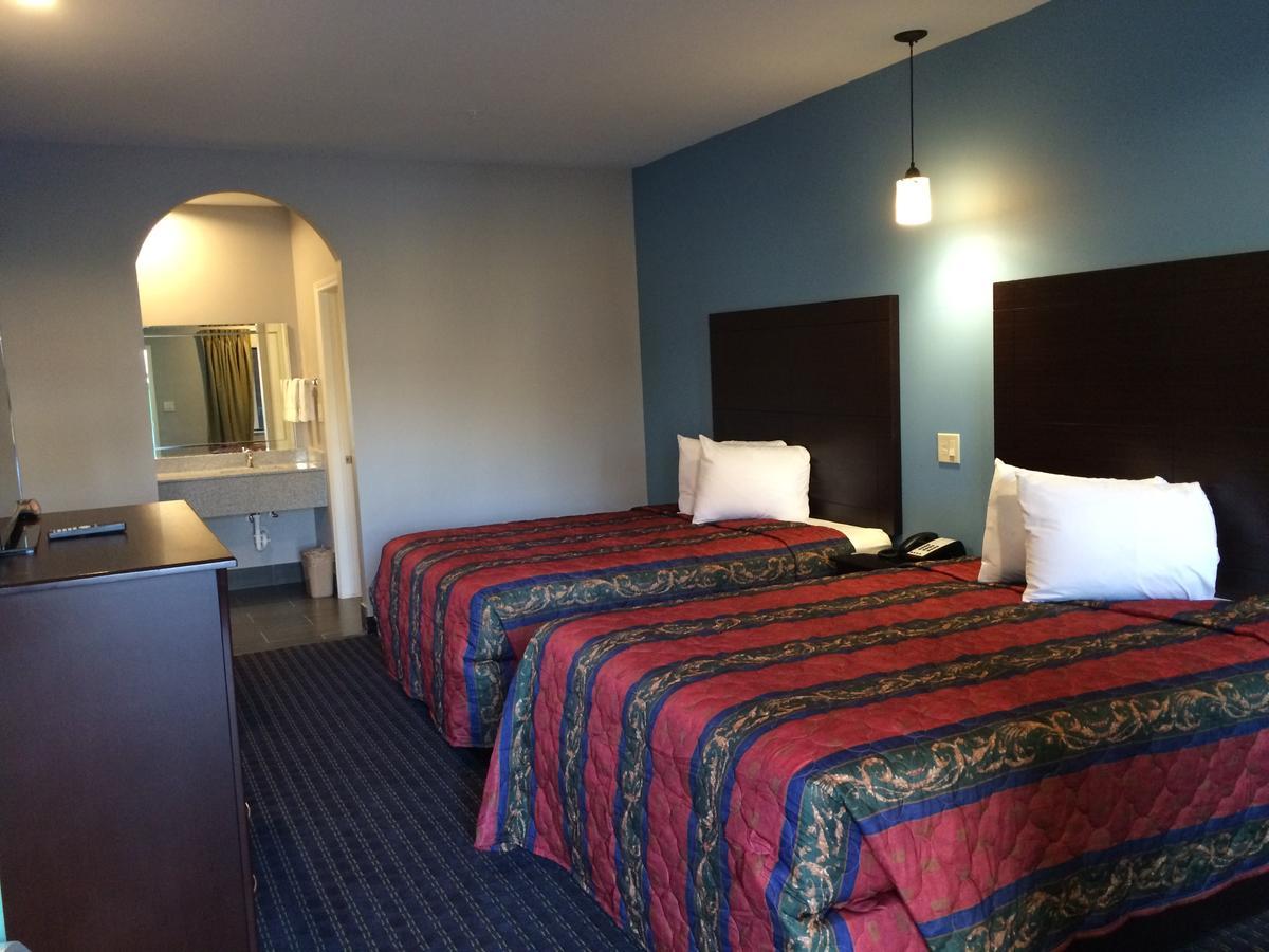 Classic Inn & Suites Humble Room photo